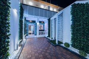 Eine Fassade oder ein Eingang zu HOSTAL LUXURY NIT I DIA