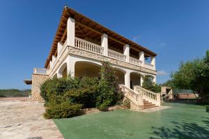 Το κτήριο όπου στεγάζεται  η βίλα