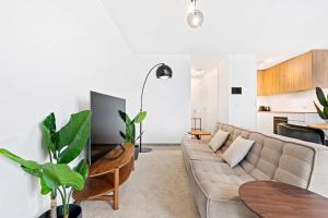 A kitchen or kitchenette at Luxurious 1-BR Apt in Gasperich, Luxembourg