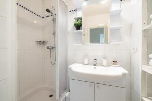 Koupelna v ubytování St.Roch : vue mer, parking, clim + 22 fotografií