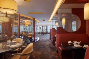 Χώρος καθιστικού στο Four Points by Sheraton Shenzhen