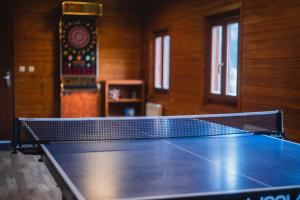 Stolní tenis v ubytování Roubenka U 2 přátel nebo okolí