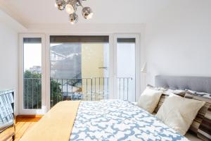 Легло или легла в стая в Barbadinhos Apartments in Lisbon Historic Neighborhood