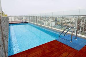 Басейн в или близо до Barranco Luxury, 3 rooms,3 bed,3 bath,pool