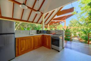 Fotografie z fotogalerie ubytování Casa Jeffrey - Beach Escape, Stunning views, Private Pool Steps to Ocean v destinaci Puerto Viejo