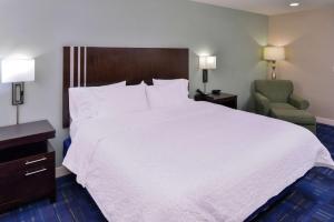 Voodi või voodid majutusasutuse Hampton Inn Eugene toas