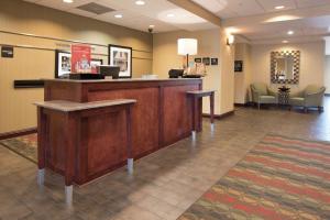 The lobby or reception area at Hampton Inn Yazoo City