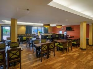 Restaurace v ubytování Hampton Inn Hazleton