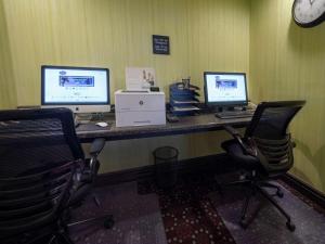 Televiisor ja/või meelelahutuskeskus majutusasutuses Hampton Inn Hazleton