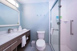 Home2 Suites By Hilton Jackson Flowood Airport Area的一间浴室