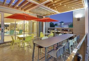 Restaurace v ubytování Home2 Suites By Hilton Hagerstown