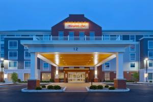 una representación de la parte delantera de un hotel en Hampton Inn Cape Cod Canal en Buzzards Bay