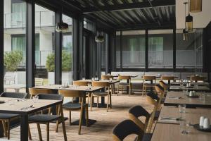 Radisson Resort Kołobrzeg餐厅或其他用餐的地方