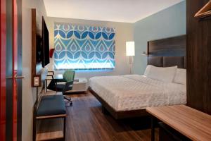 Tru By Hilton Auburn, In客房内的一张或多张床位