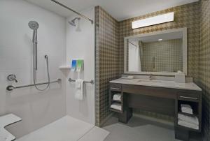 Koupelna v ubytování Home2 Suites By Hilton Columbus