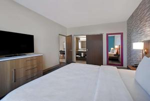 Postel nebo postele na pokoji v ubytování Home2 Suites By Hilton Columbus