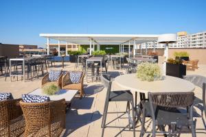 Home2 Suites By Hilton Pompano Beach Pier, Fl餐厅或其他用餐的地方