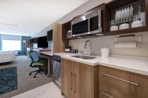 Kuchyň nebo kuchyňský kout v ubytování Home2 Suites By Hilton Bryant, Ar