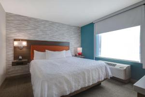 Postel nebo postele na pokoji v ubytování Home2 Suites By Hilton Bryant, Ar