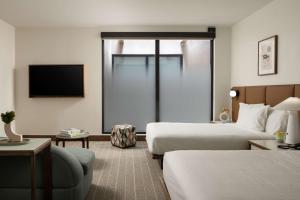 Hotel Marcel New Haven, Tapestry Collection By Hilton客房内的一张或多张床位