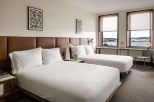 Hotel Marcel New Haven, Tapestry Collection By Hilton客房内的一张或多张床位