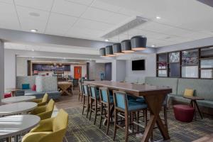 Posezení v ubytování Hampton Inn By Hilton Williams