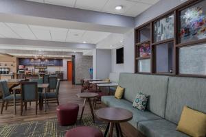 Posezení v ubytování Hampton Inn By Hilton Williams