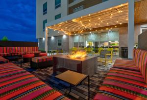 Posezení v ubytování Home2 Suites By Hilton El Campo