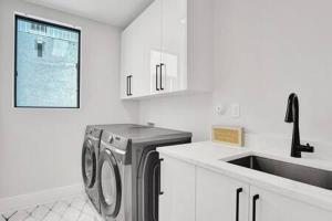 劳德代尔堡New 4BR w Pool Walk to Las Olas 5mins to Beach的相册照片