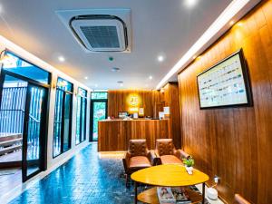 TV/Unterhaltungsangebot in der Unterkunft J4 Samui Hotel - SHA Plus