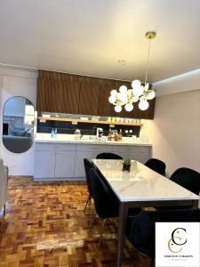 Kuchyň nebo kuchyňský kout v ubytování Chil'ux Chalets + 3 fotografie