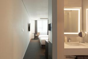 Ένα μπάνιο στο Urbanstay Busan songdo Beach