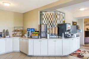 Sadržaji za pripremu kave/čaja u objektu Super 8 by Wyndham Windsor NS