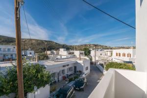 a view from the balcony of a house at Μπαλκόνι με θέα / Viewtiful balcony in Adamantas