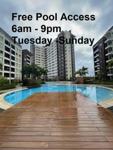 Bazén v ubytování Avida Iloilo Tower 1 Unit 324 Floor Pool View nebo v jeho okolí