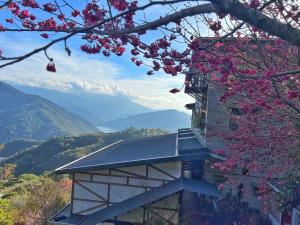 A general mountain view or a mountain view taken from the homestay