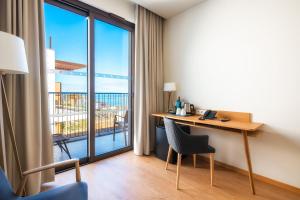 Nespecifikovaný výhled na moře nebo výhled na moře při pohledu z hotelu