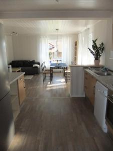 Η κουζίνα ή μικρή κουζίνα στο Ferienwohnung Viabella
