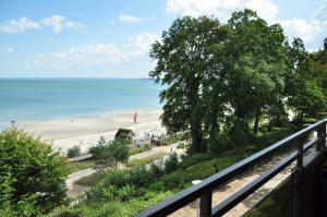 balcone con vista sulla spiaggia. di RES 406 - Apartment Meeresliebe - Seeblick a Scharbeutz