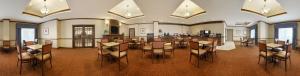 Country Inn & Suites by Radisson, Oklahoma City - Quail Springs, OK 레스토랑 또는 맛집