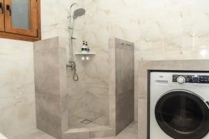 Afbeelding uit fotogalerij van Helens Crib ! in Kalymnos