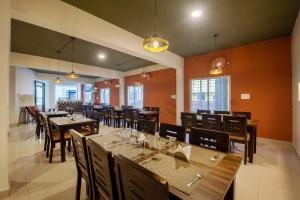 Restaurace v ubytování Treebo Sans Sarav Kushalnagar