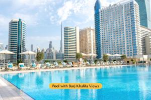 Bazén v ubytování The First Collection Dubai Business Bay nebo v jeho okolí