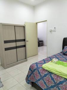 Katil atau katil-katil dalam bilik di MR OT HOMESTAY ( BAITUL RAUDHAH )