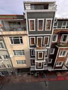 - une vue sur le plafond d'un immeuble dans l'établissement Taksim La Marino Hotel, à Istanbul