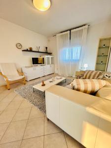 Nhà bếp/bếp nhỏ tại Veliero Fronte Mare Flexrent - Immobiliare Abissinia