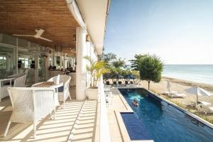 Bazén v ubytování Seri Resort Gili Meno - Adults Only nebo v jeho okolí