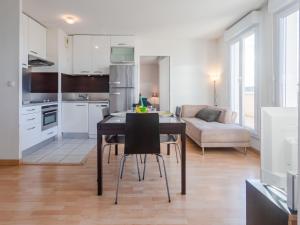 Kuchyň nebo kuchyňský kout v ubytování Apartment La Presqu'île-7 by Interhome + 24 fotografií