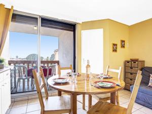 Posezení v ubytování Apartment Les Coraux-3 by Interhome + 21 fotografií