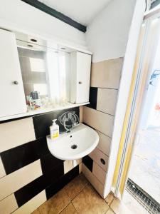 Φωτογραφία από το άλμπουμ του Thassos Fish Cave στη Σκάλα Καλλιράχης